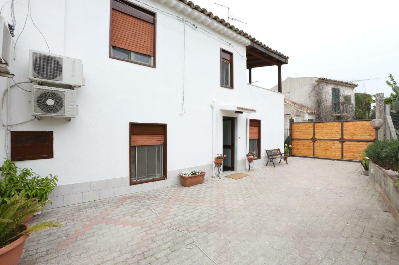 Beb Vanessa Le Fontanelle Caltanissetta Exterior photo